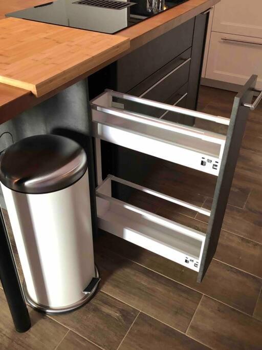 Stylisches Maybach Appartement Mit Terrasse Fuer 5 Personen, 5 Betten, Grosse Kochinsel, Homeoffice Mit 250Mbit Wlan Aidlingen Exterior foto