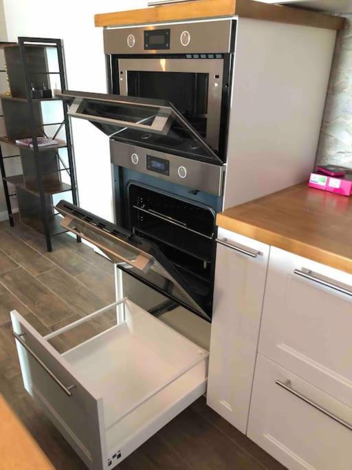 Stylisches Maybach Appartement Mit Terrasse Fuer 5 Personen, 5 Betten, Grosse Kochinsel, Homeoffice Mit 250Mbit Wlan Aidlingen Exterior foto