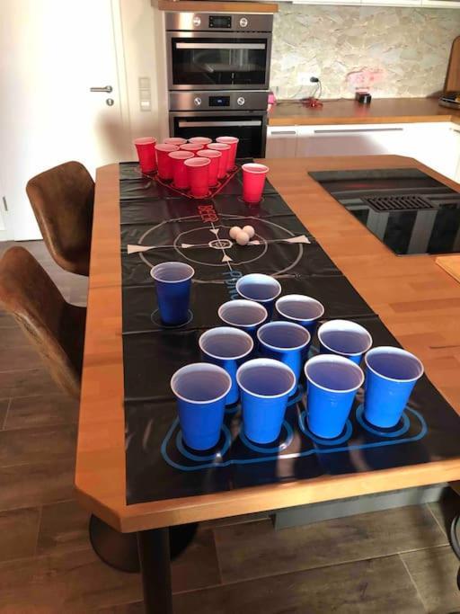 Stylisches Maybach Appartement Mit Terrasse Fuer 5 Personen, 5 Betten, Grosse Kochinsel, Homeoffice Mit 250Mbit Wlan Aidlingen Exterior foto