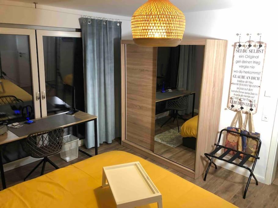 Stylisches Maybach Appartement Mit Terrasse Fuer 5 Personen, 5 Betten, Grosse Kochinsel, Homeoffice Mit 250Mbit Wlan Aidlingen Exterior foto